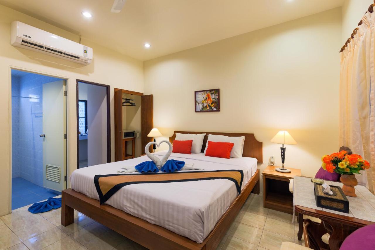 Batic House By Sharaya Hotel Karon Exterior photo