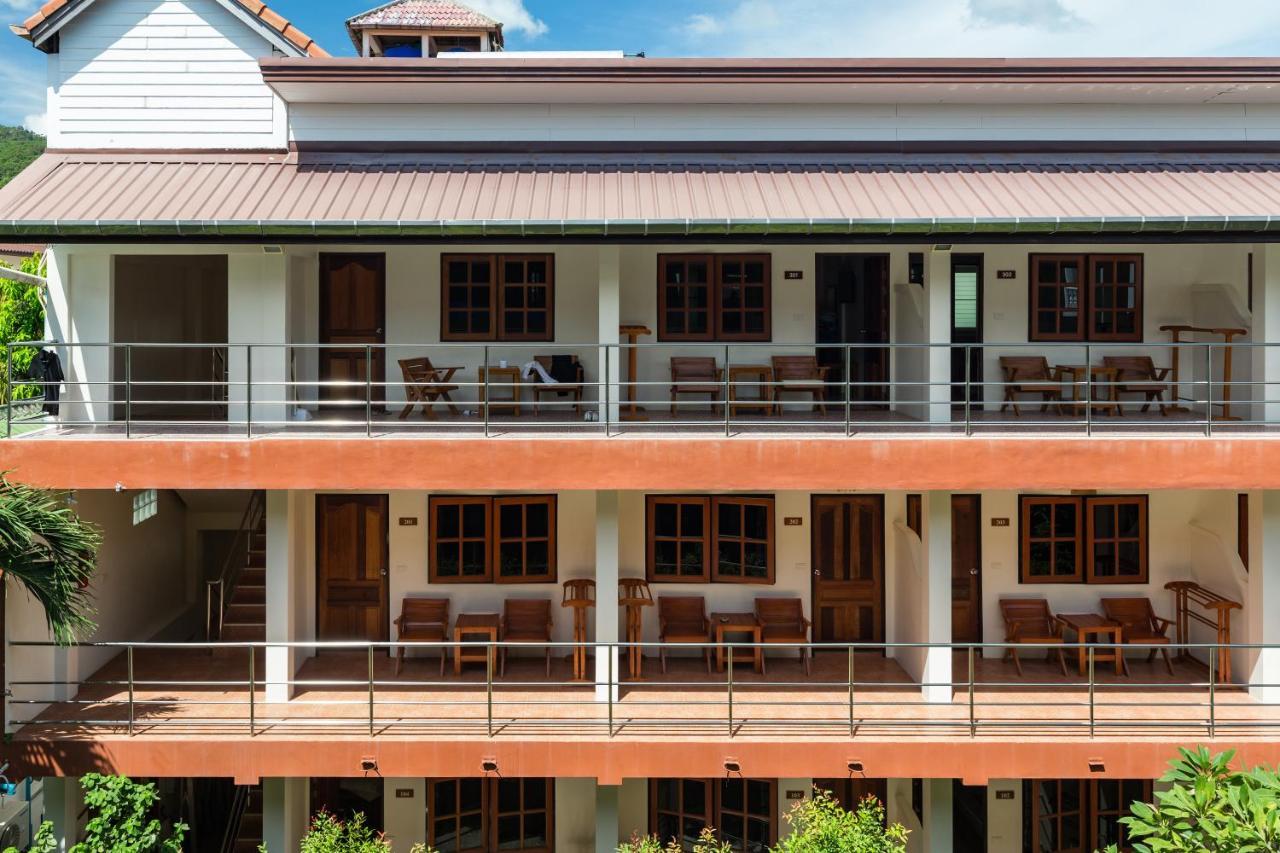 Batic House By Sharaya Hotel Karon Exterior photo