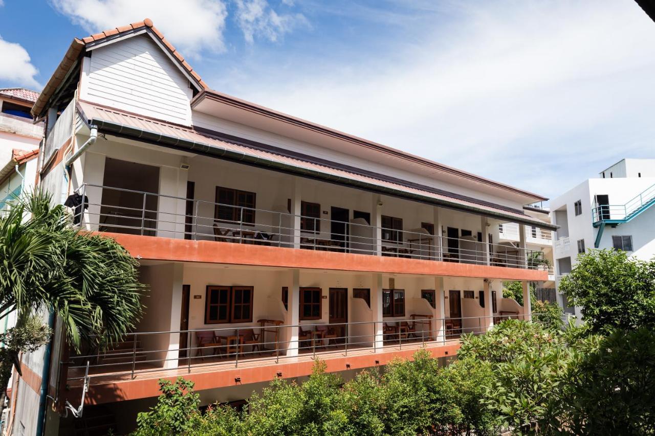 Batic House By Sharaya Hotel Karon Exterior photo